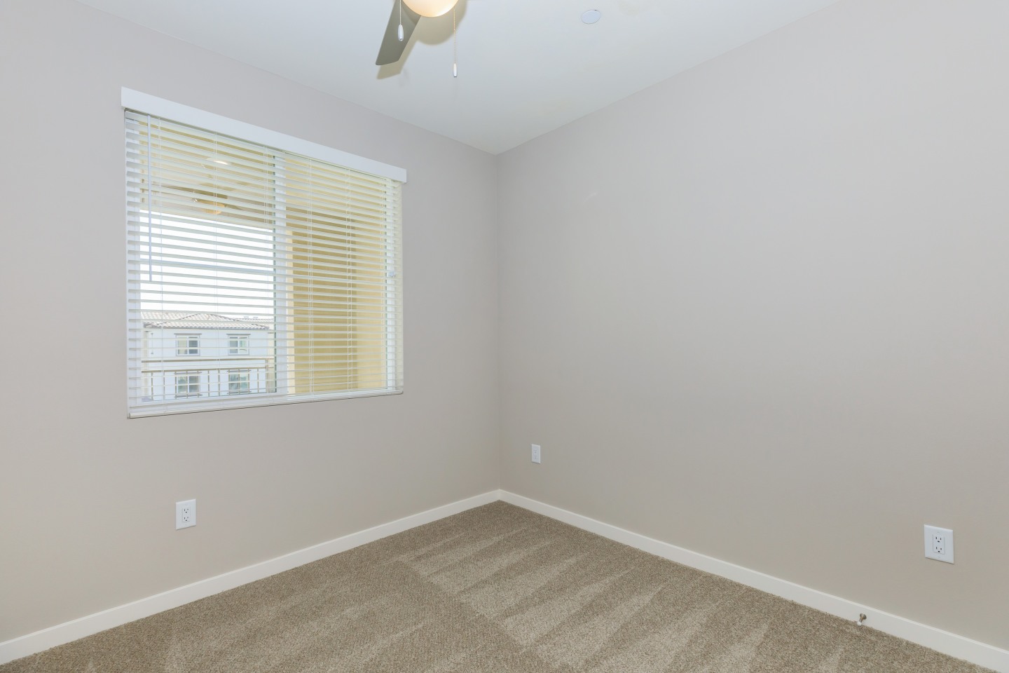 Los Alamitos Luxury Apartments Image 4