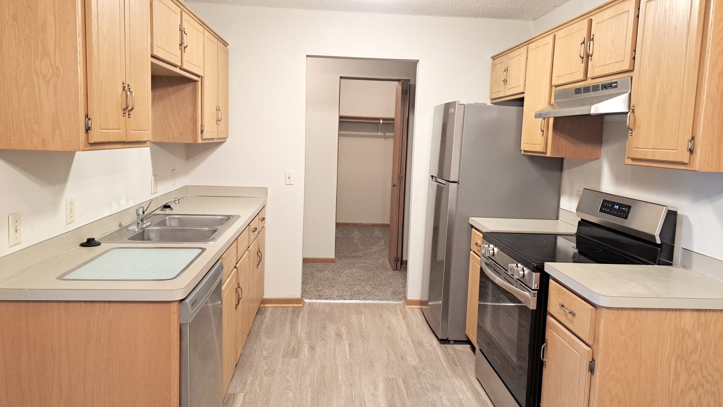 River Ridge Apartments Image 1