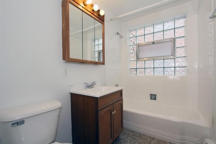 6743 Oglesby Image 3