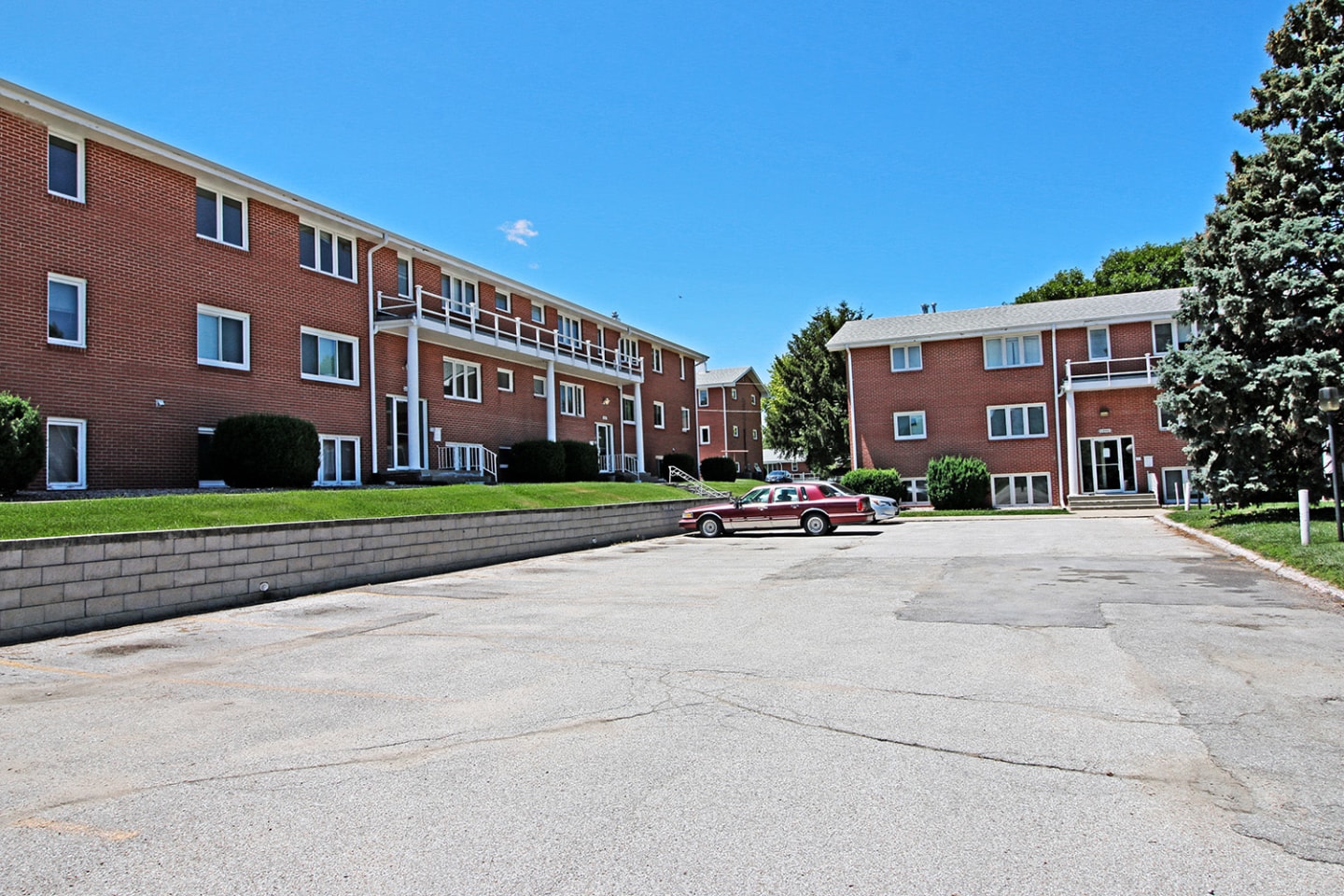 Flats on 75th Image 1