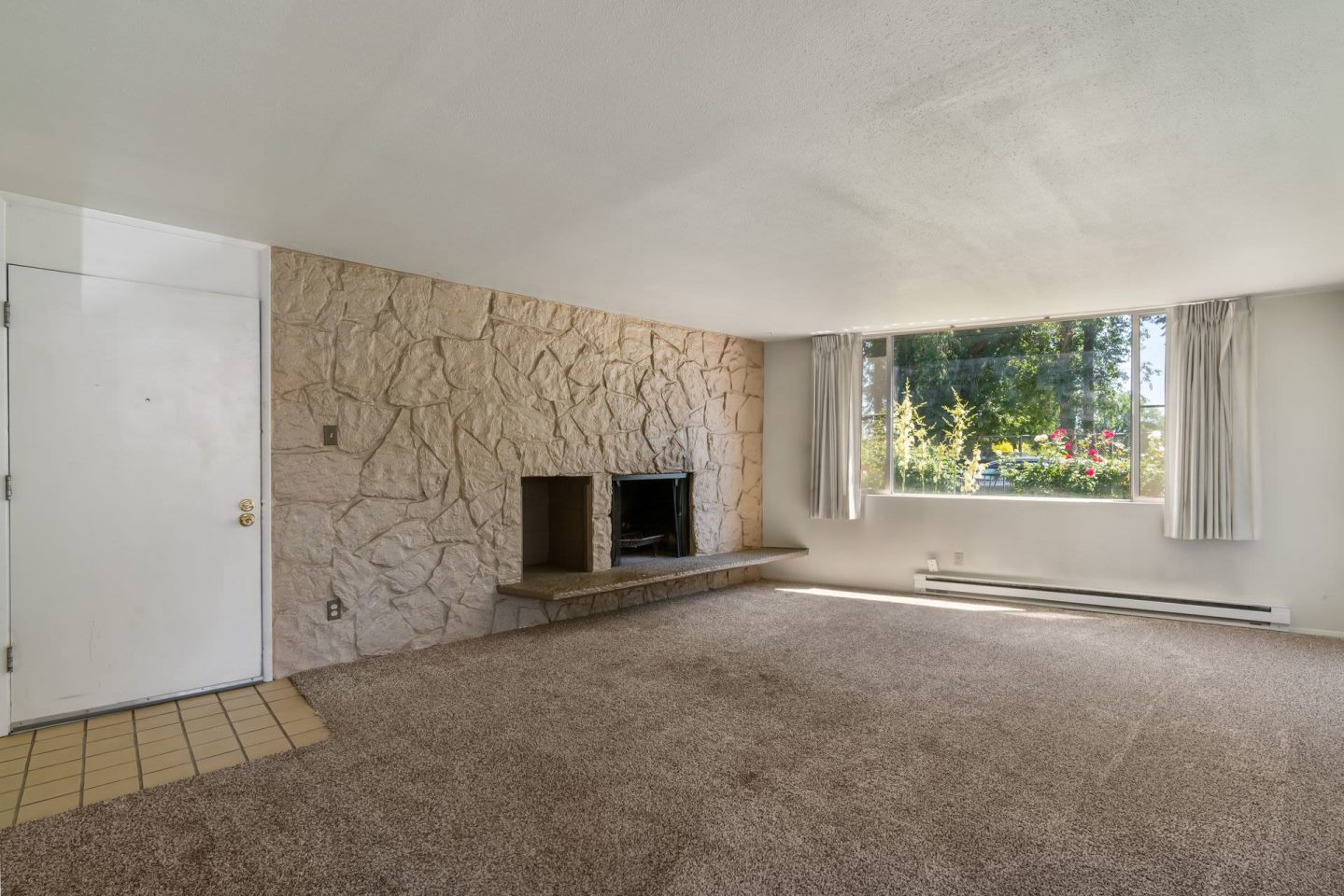 Dolphin Apartments Image 1