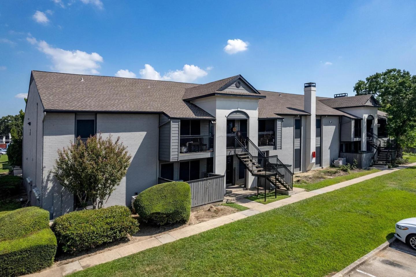 Skylar Pointe Image 27