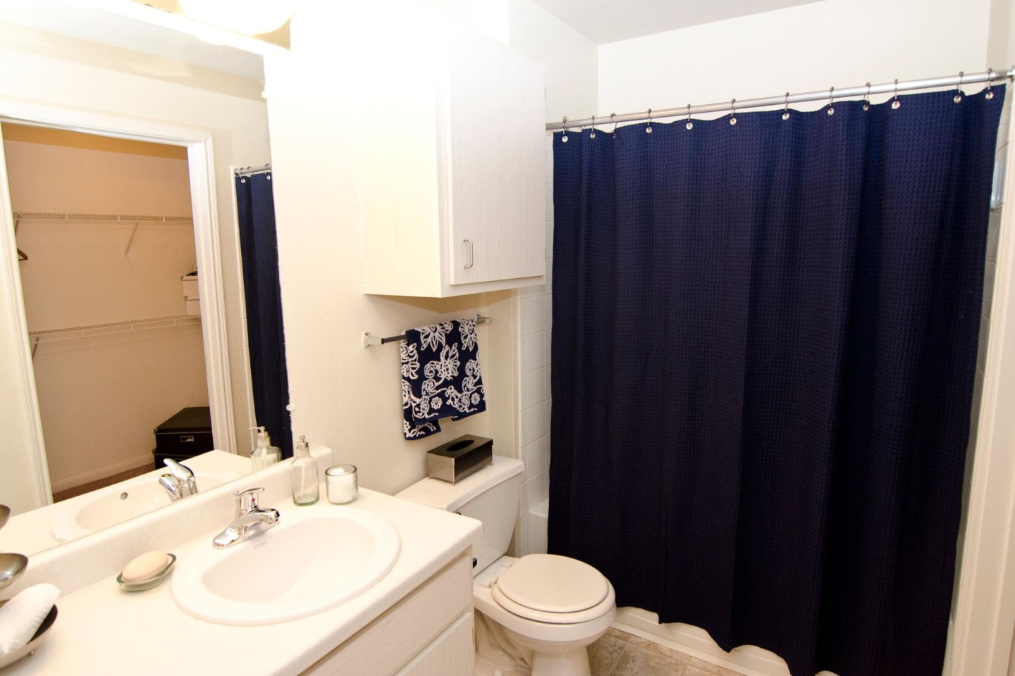 College Towne Apartments Image 6