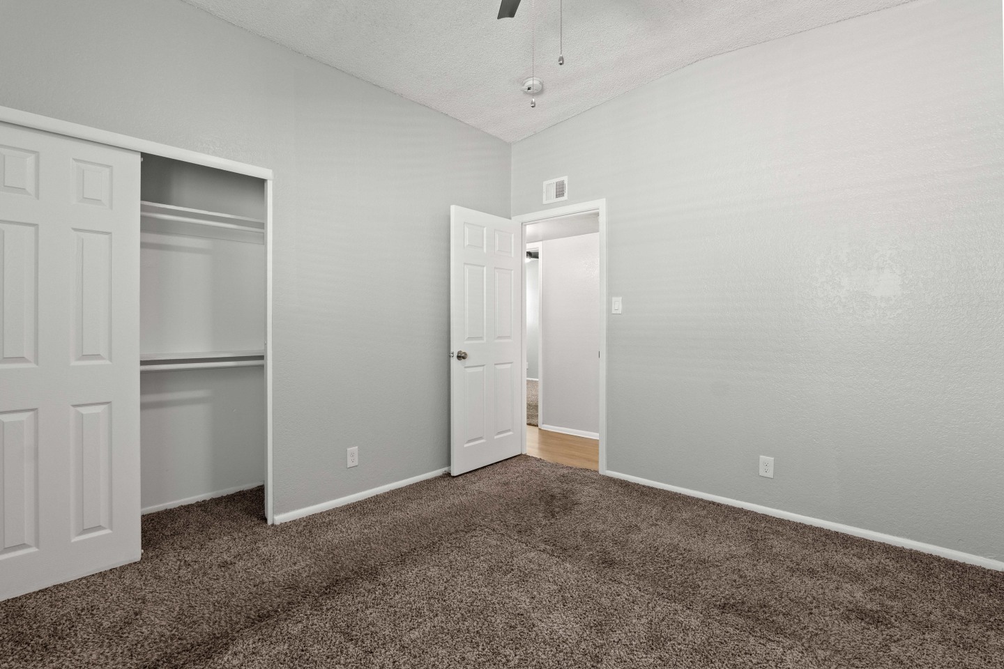 Cornell Apartments Image 9