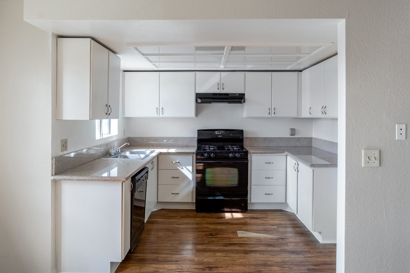 Hawthorne Manor Apartments Image 20