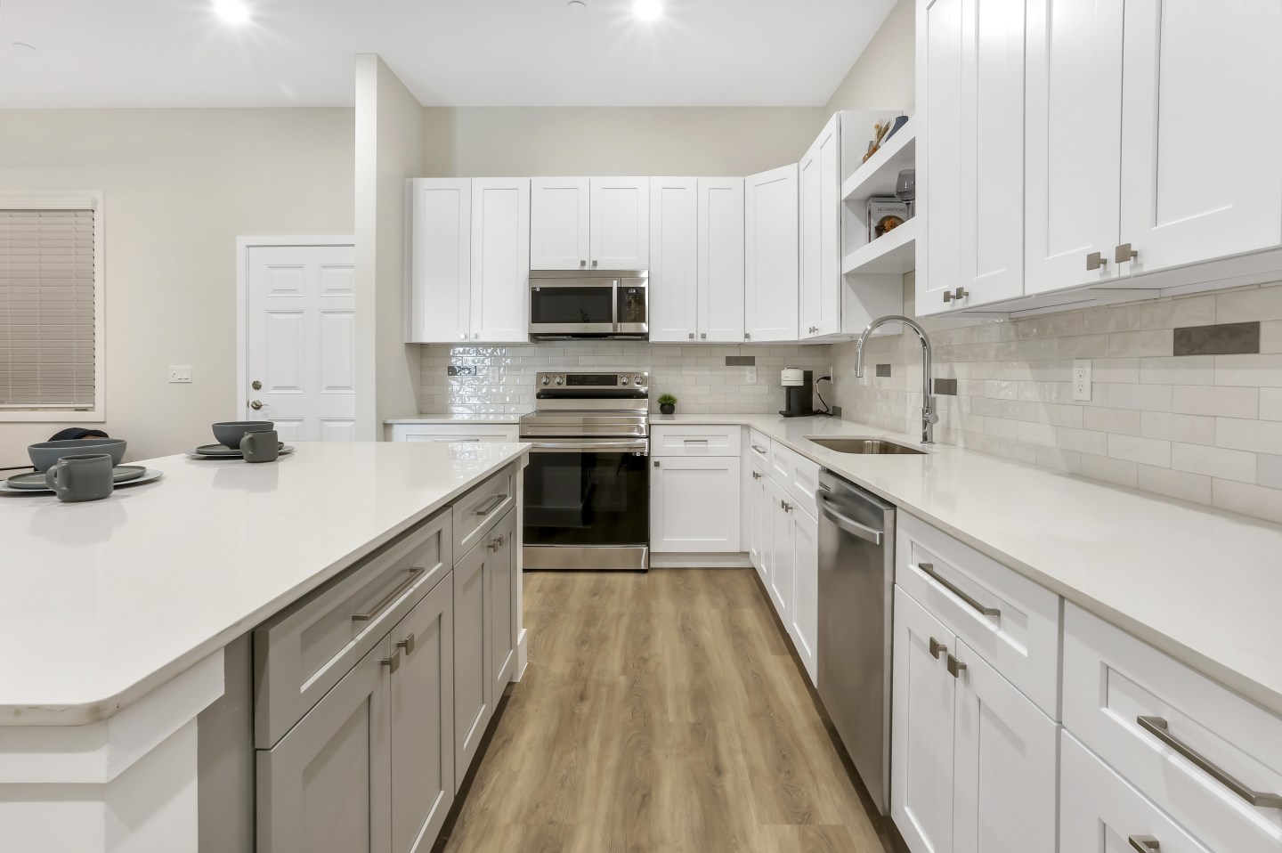 Smith + Main Boutique Living Image 3