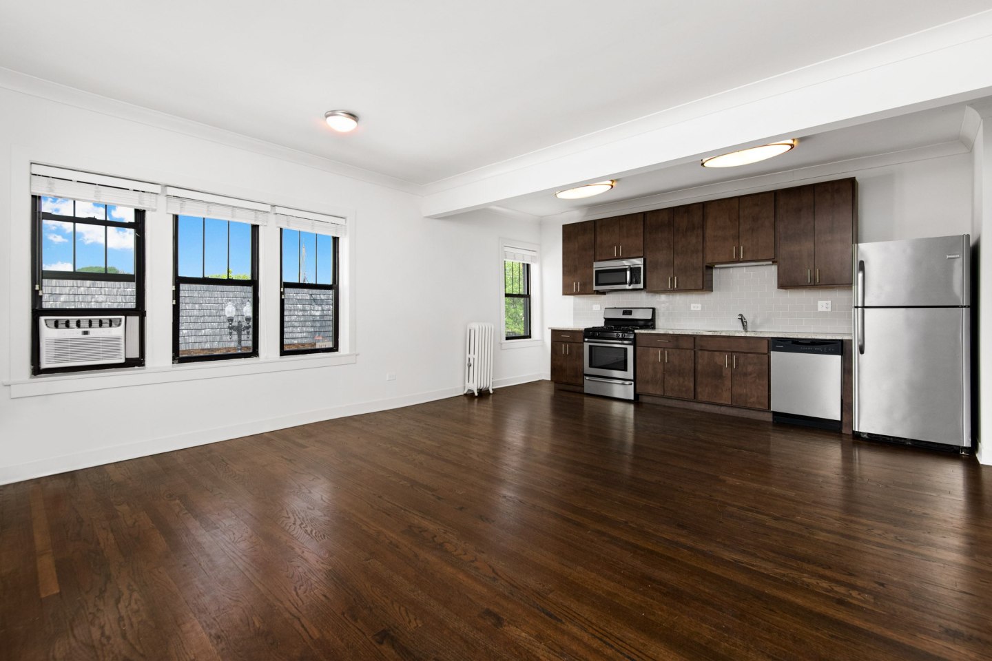 5425 N Clark St Image 2