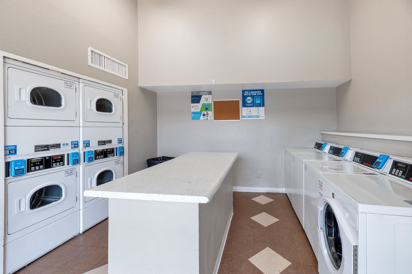 Hidden Cove Apartments Image 10