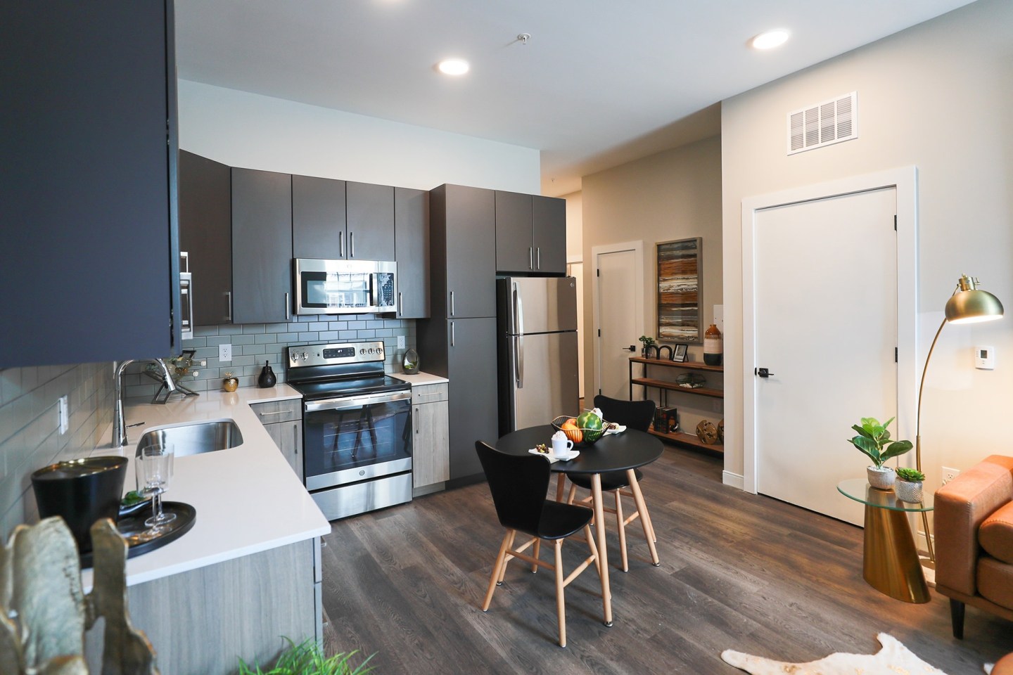 1010 Apartments Image 7