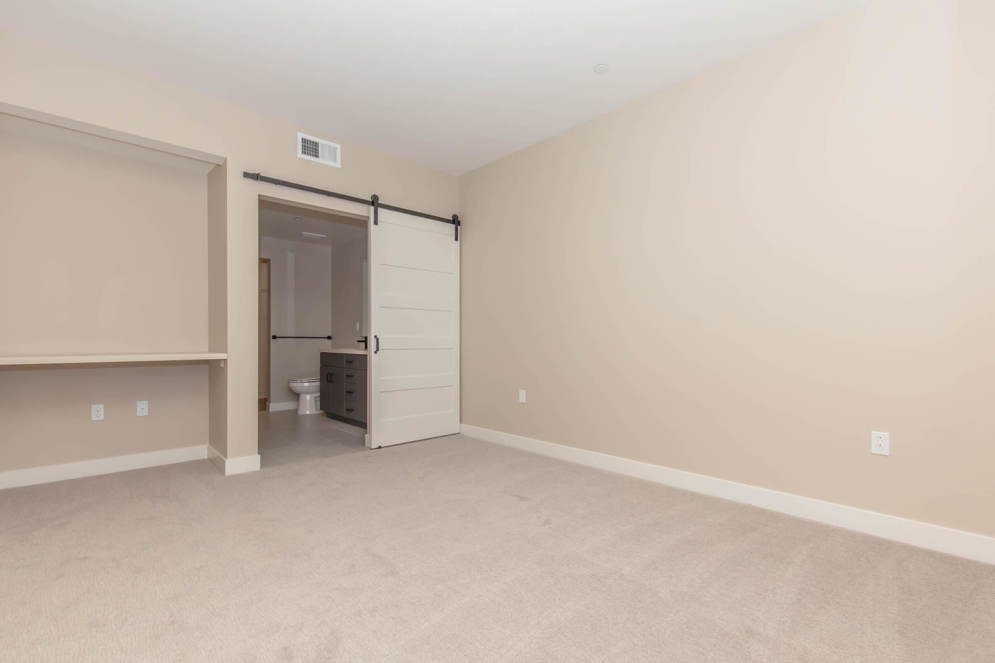Link OC Apartments Image 134
