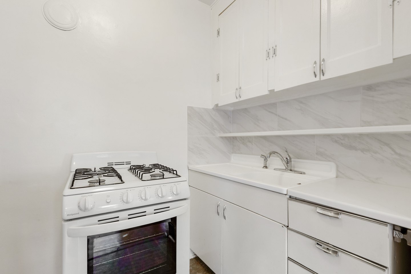 1026 Washington Street Image 3
