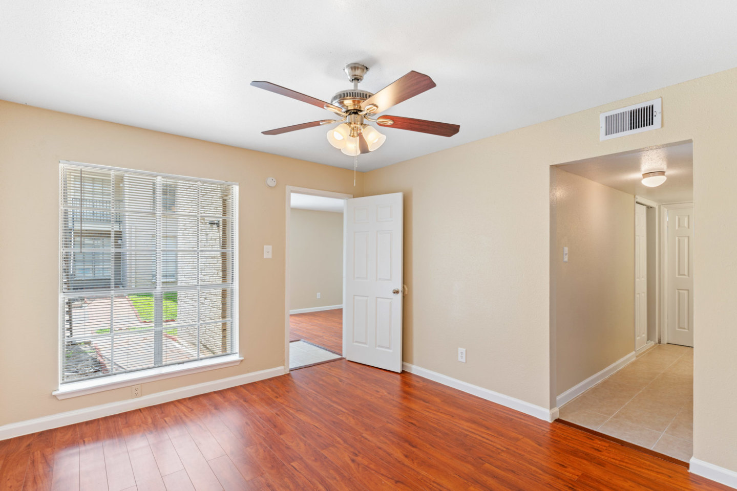 Falls of Braeburn Apartments Image 7