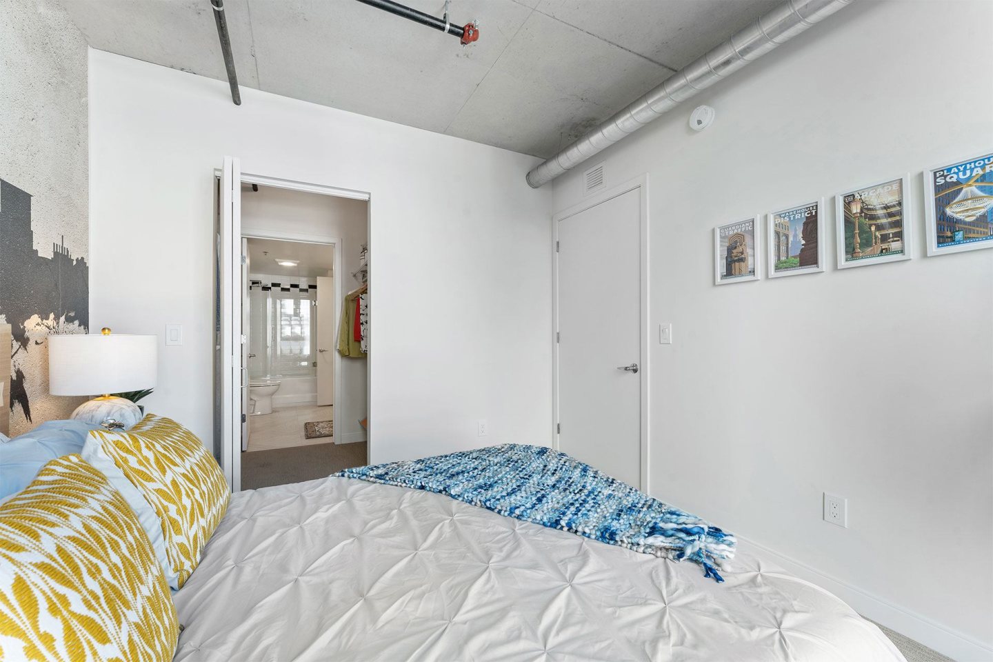 Skyline 776 Image 23