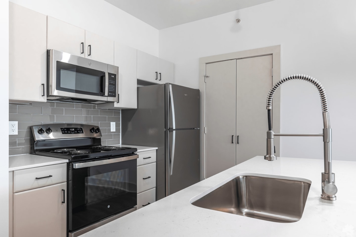 5225 Maple Avenue Image 33