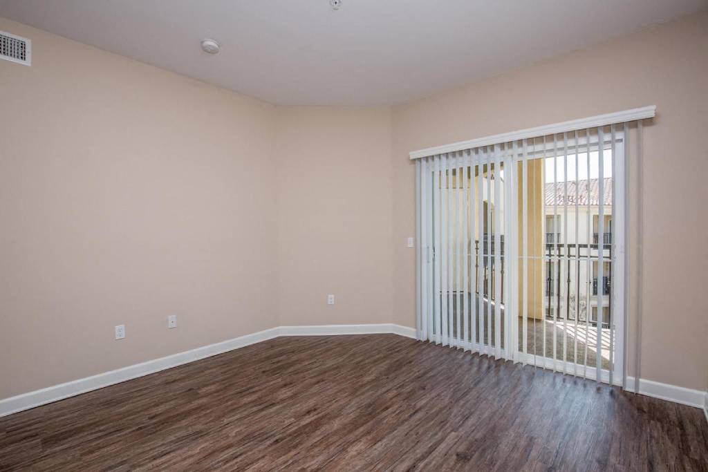 Senior Housing - Monaco Apartments Image 39