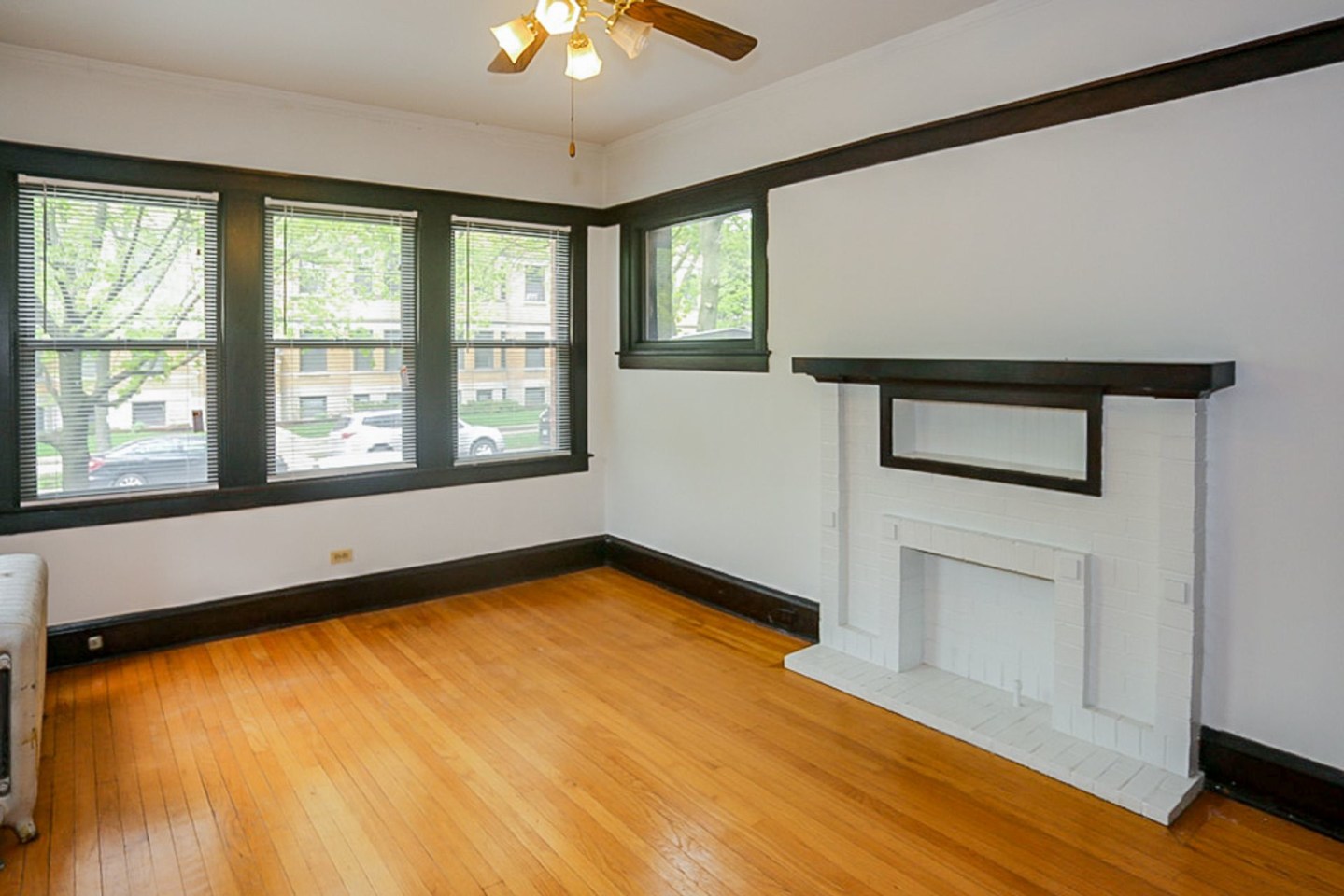 3501 North Greenview Apt. Image 4