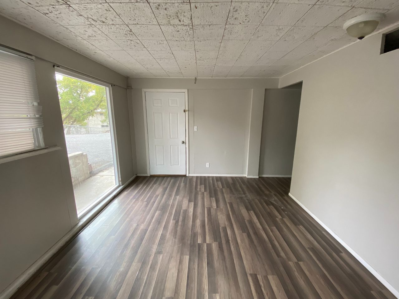 University Villa Apartments Image 32