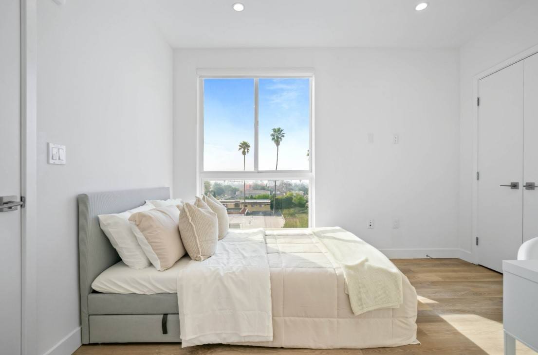 4804 Oakwood Image 18