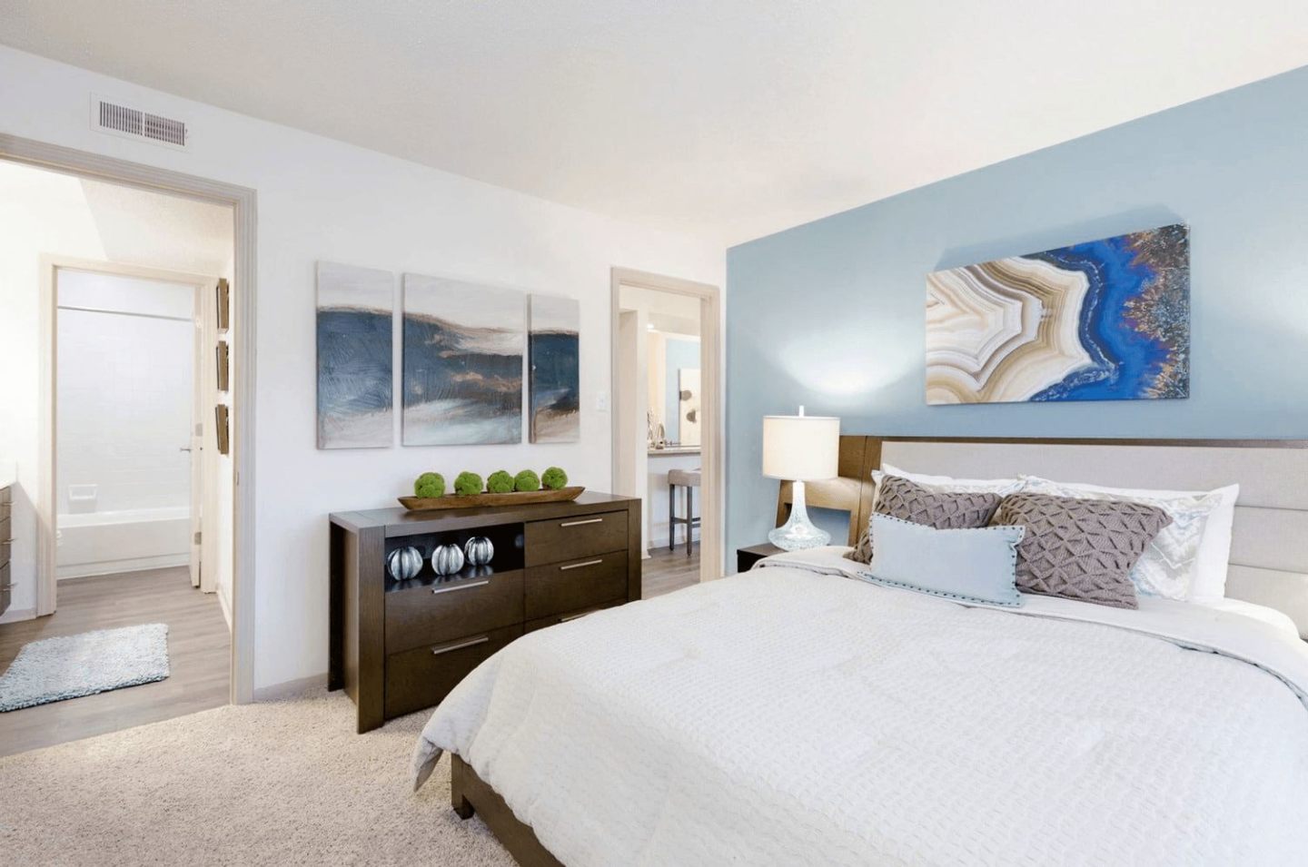 Affordable Housing - Madison Southpark Apartment Homes Image 38