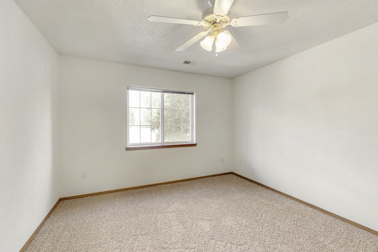 Platinum Valley Apartments Image 60