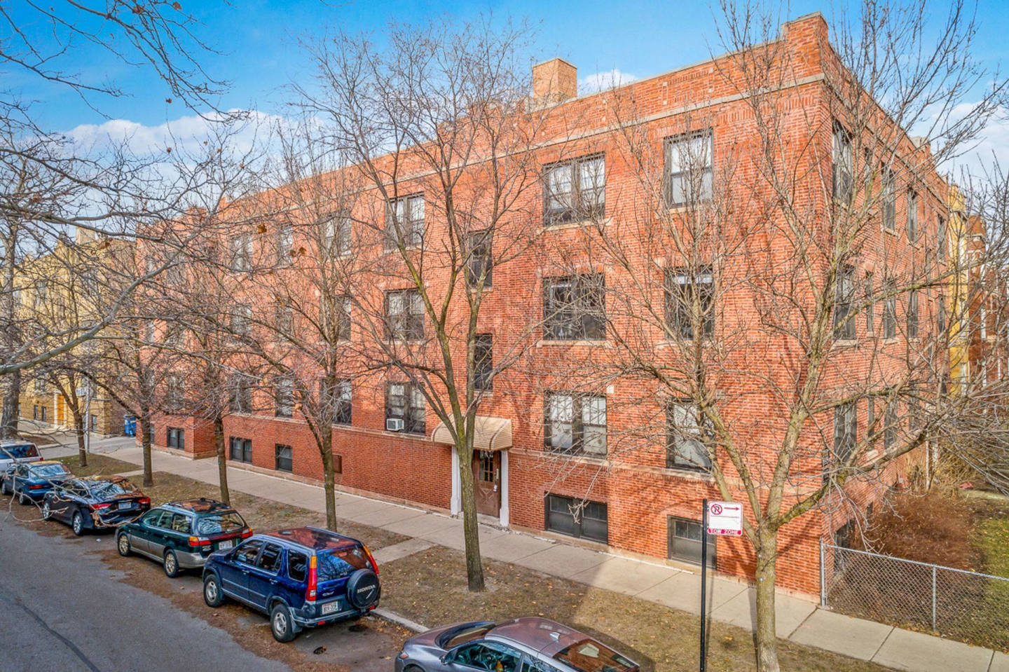 4844 N. Rockwell Apt. Image 1