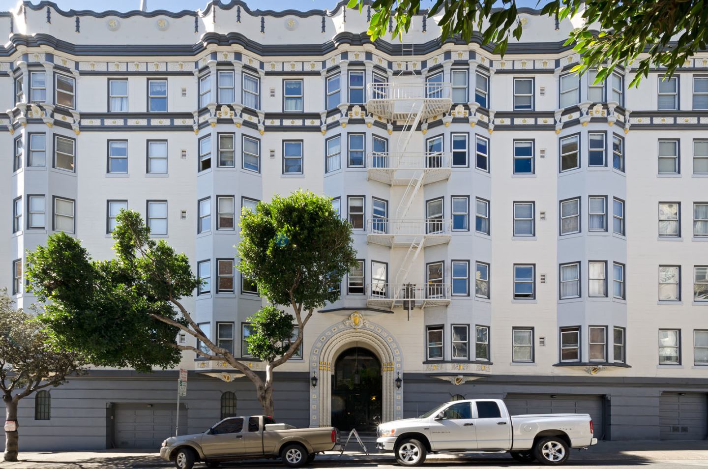 1801 Gough Image 23