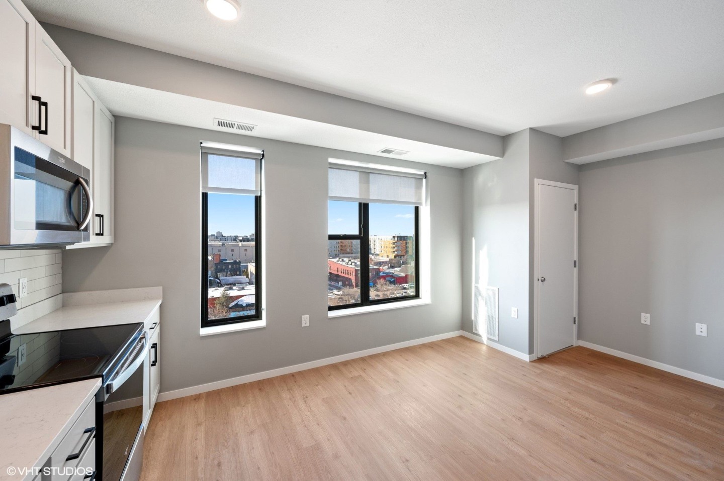 Lago Apartments Image 11