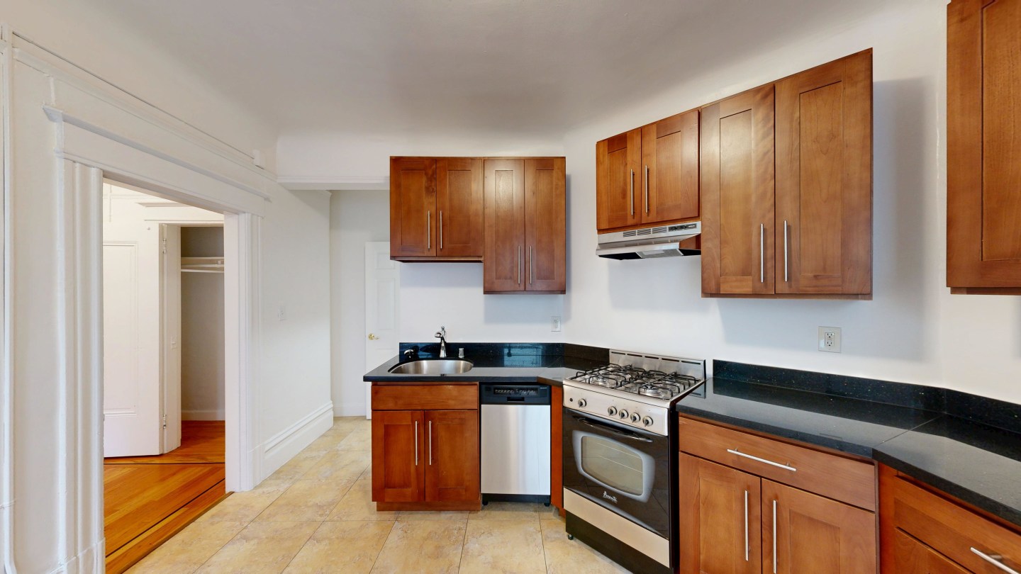 1301 Leavenworth Image 3