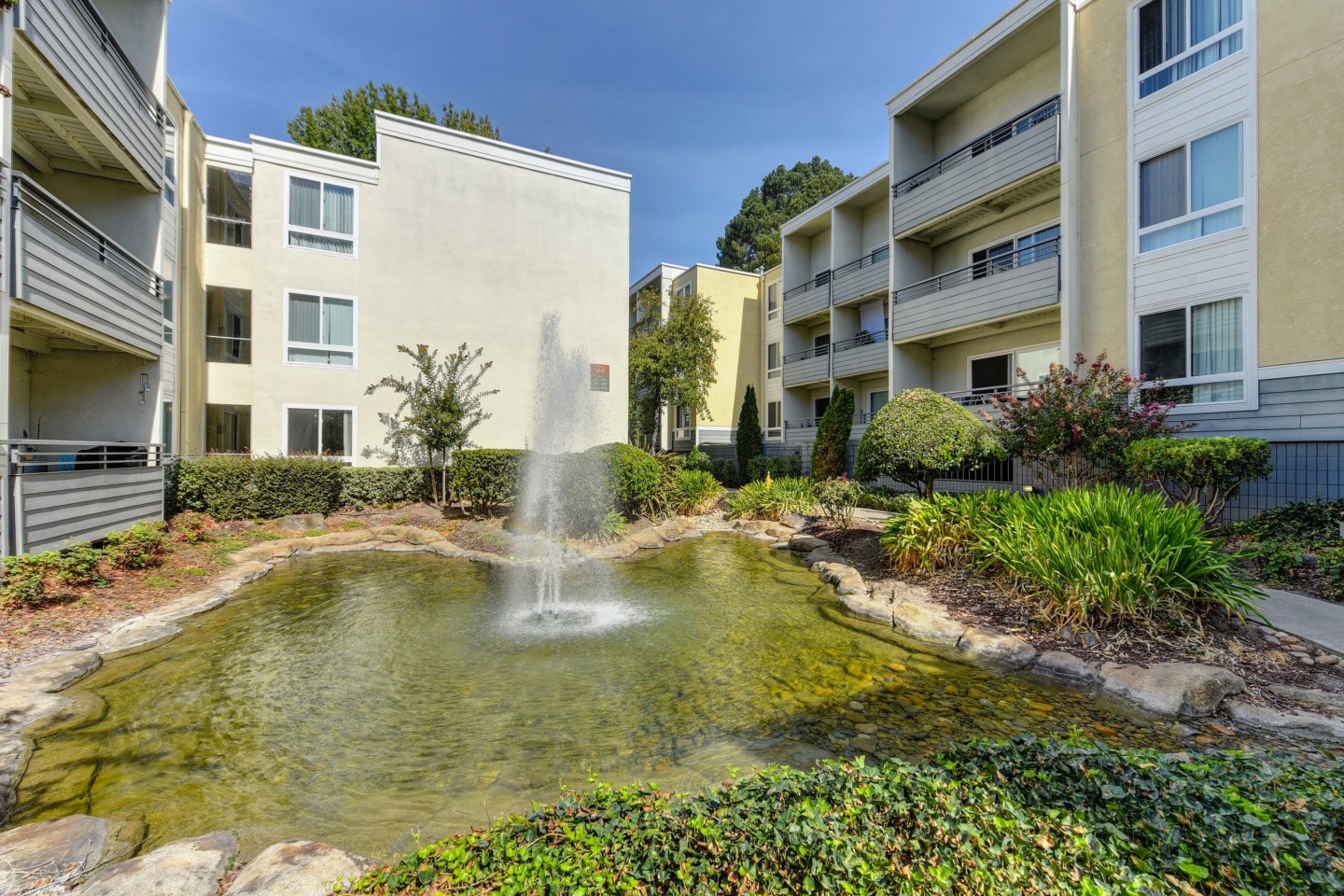 The Retreat Apartments Image 42
