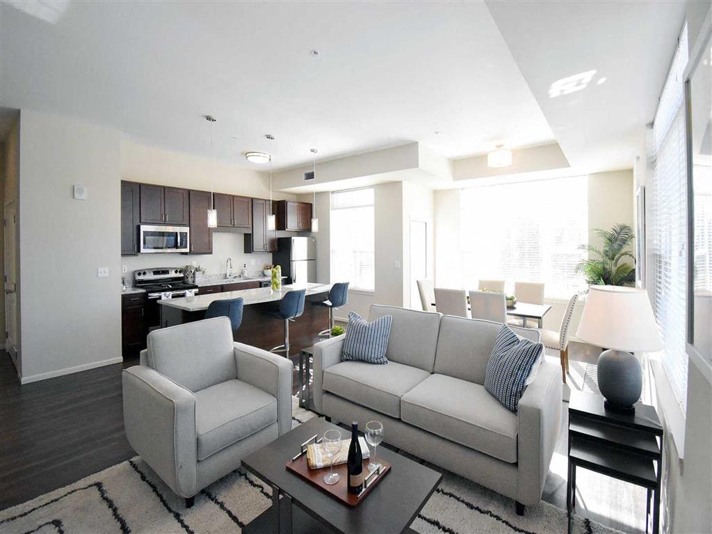 Oaks of Shorewood Apartments - 55+ Active Adult Apartment Homes Image 6
