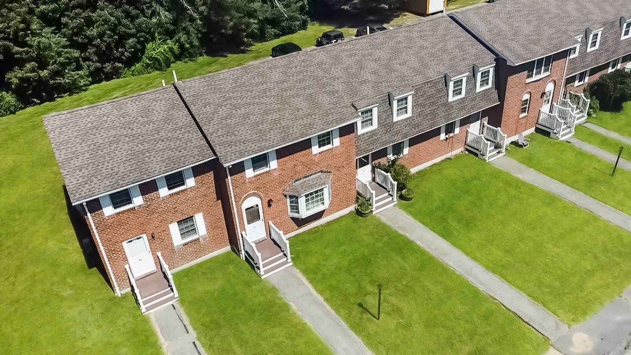 Meadowbrook Village Image 19