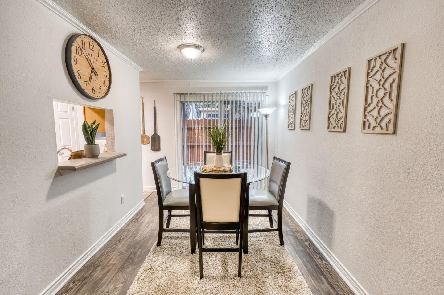 Le Montreaux Apartments Image 31
