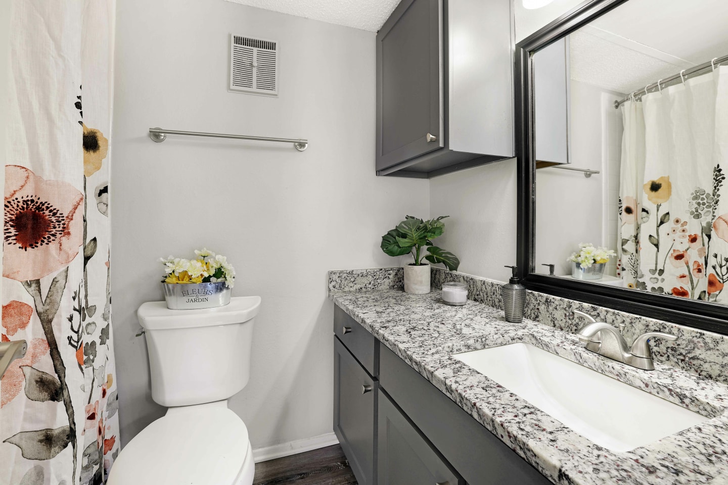 Marine Creek Apartments Image 14