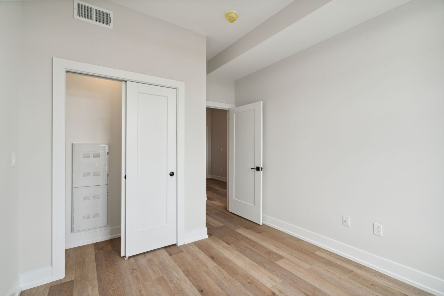 720 Thompson Street Image 68