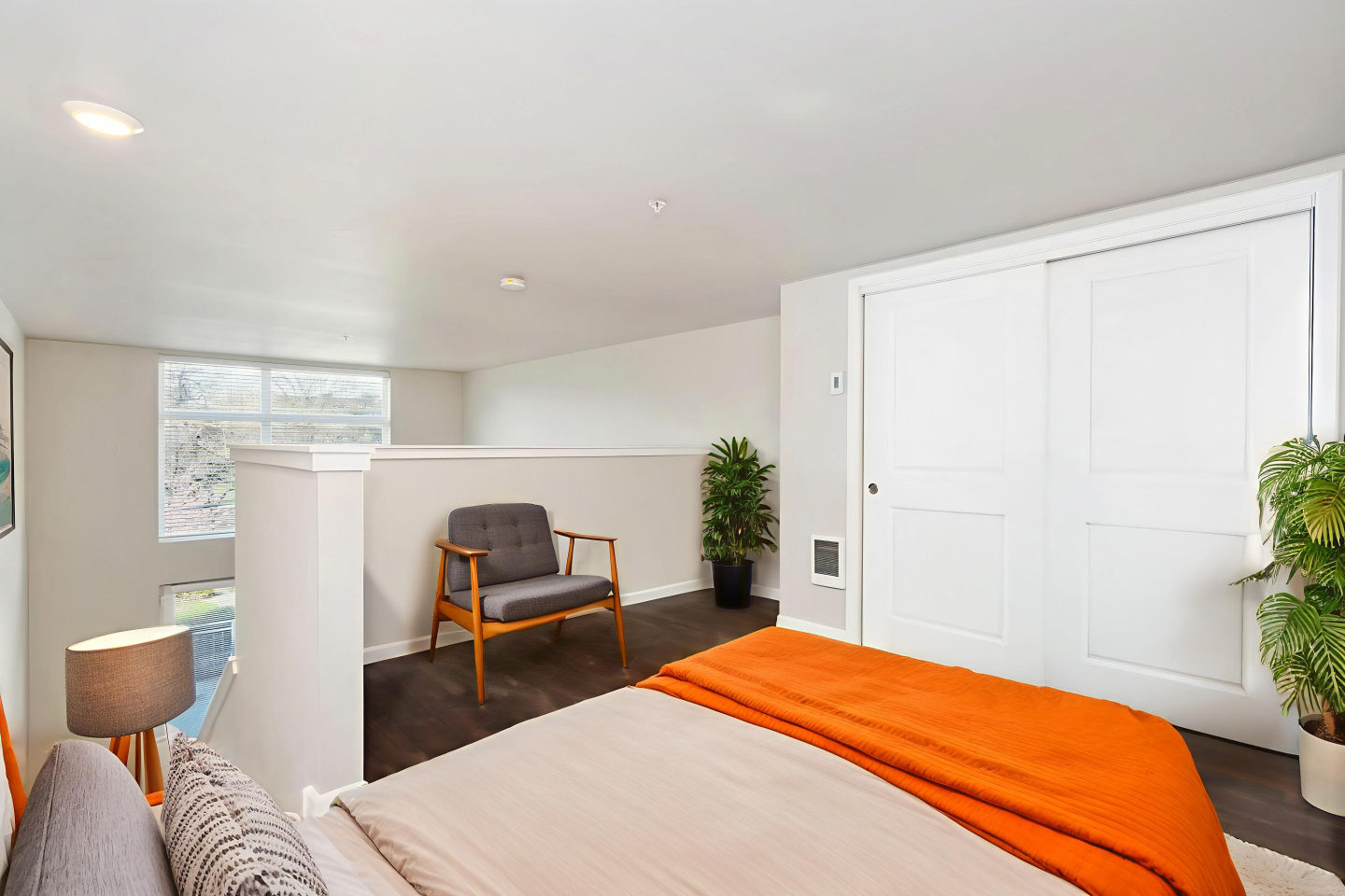 1711 Apartments Image 6