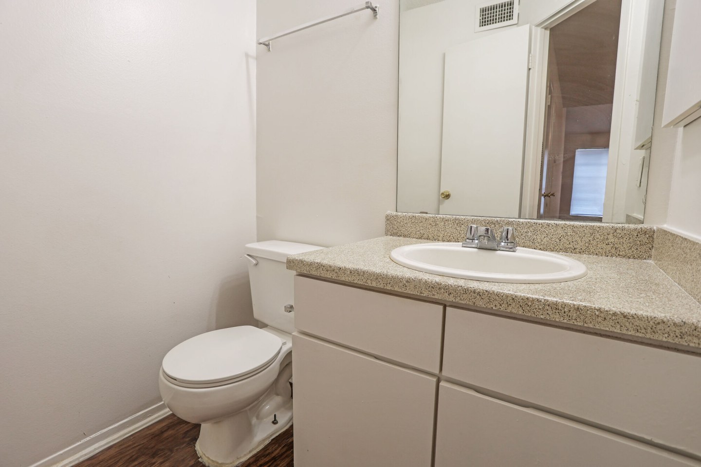 Thompson Place Apartments Image 11