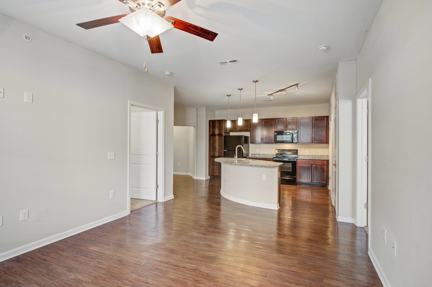 Reveal on Cumberland Apartments Image 1