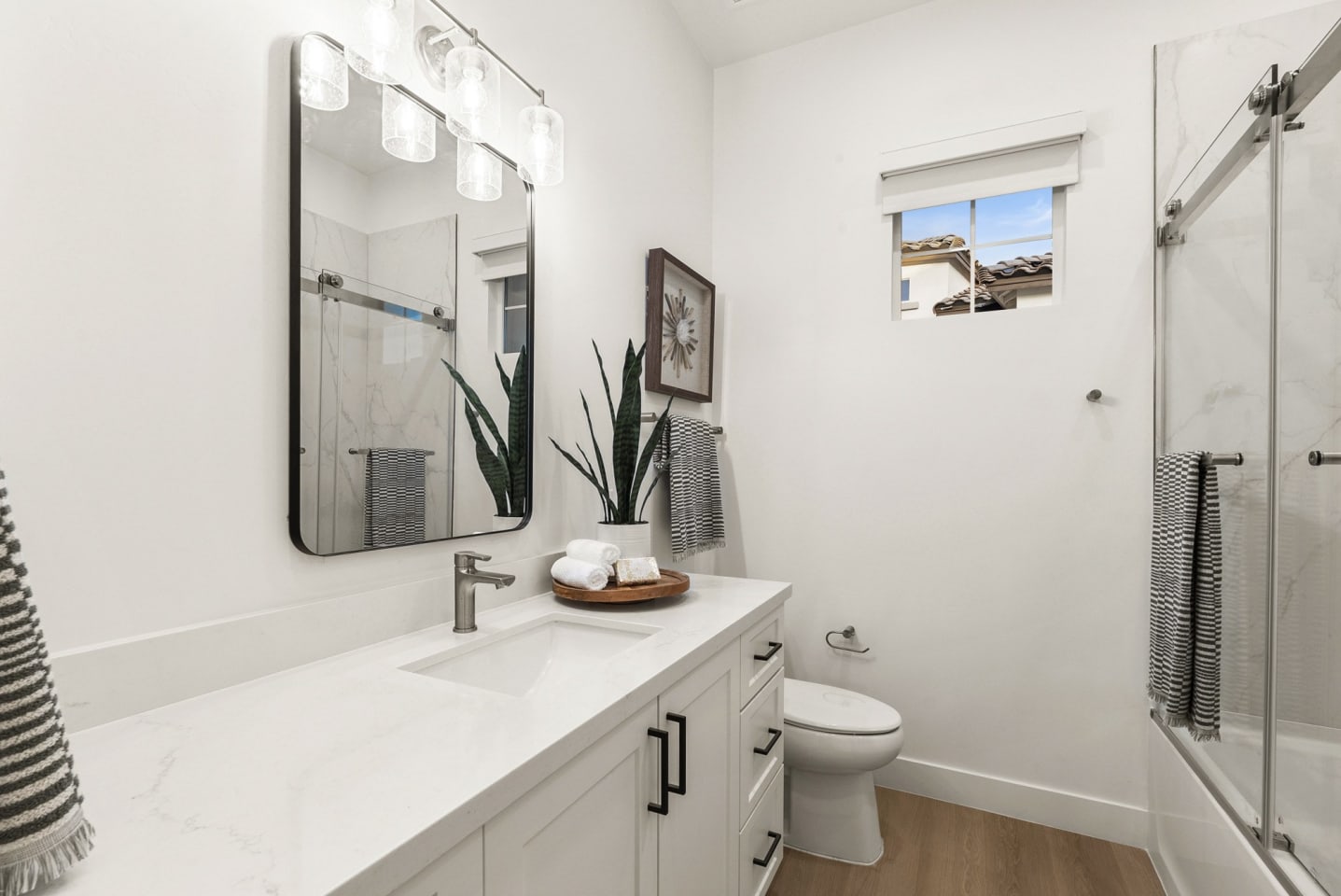 The Stately Queen Creek Image 31