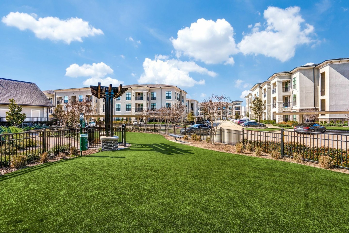 The Hendry Apartment Homes Image 11