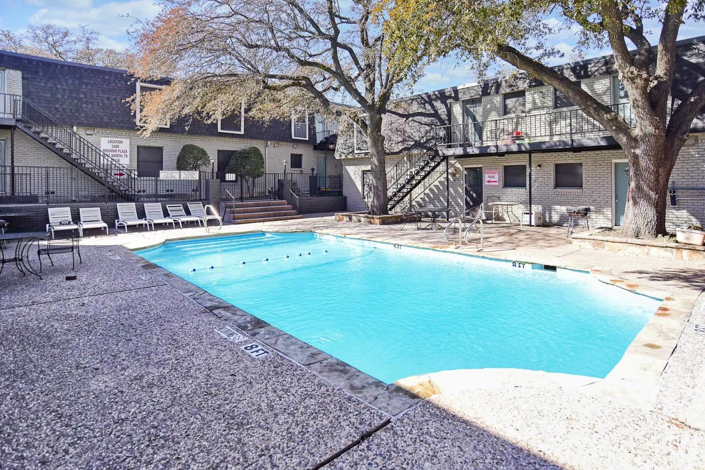 Ridgmar Oaks Apartments Image 8