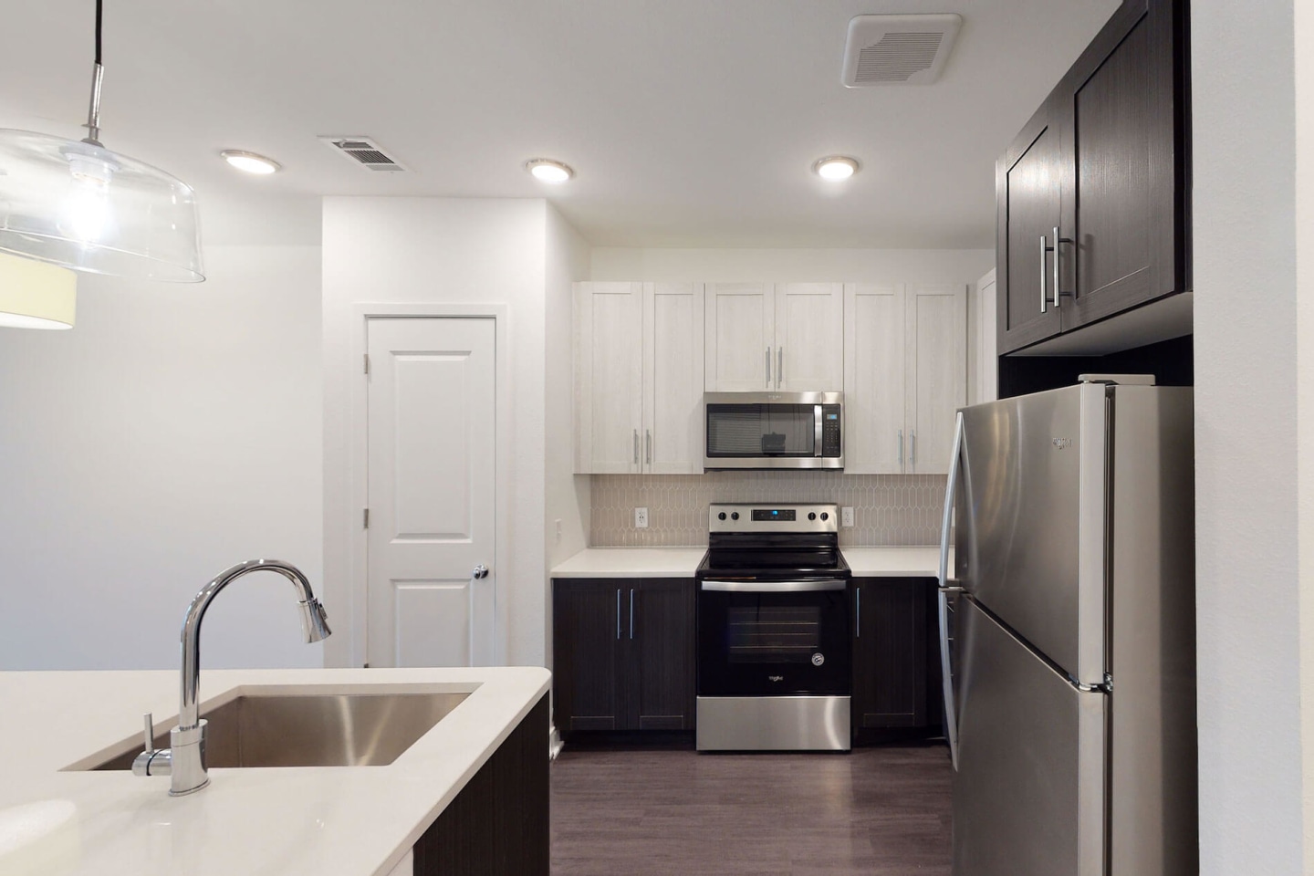 Essex Luxe Apartments Image 27