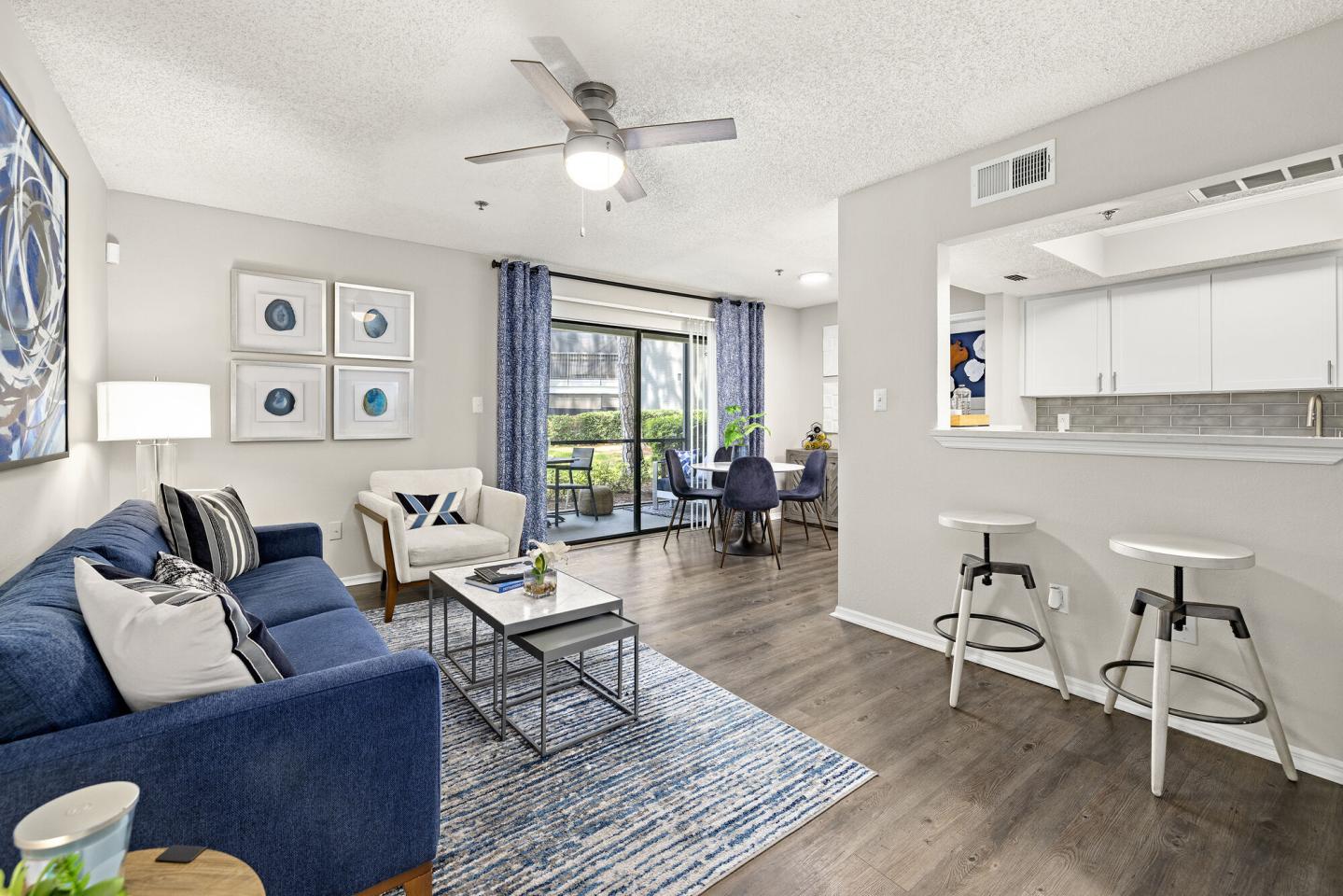 4800 Westshore Apartments Image 1