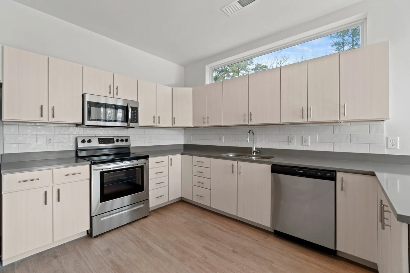 Metropolis Apartments Image 22
