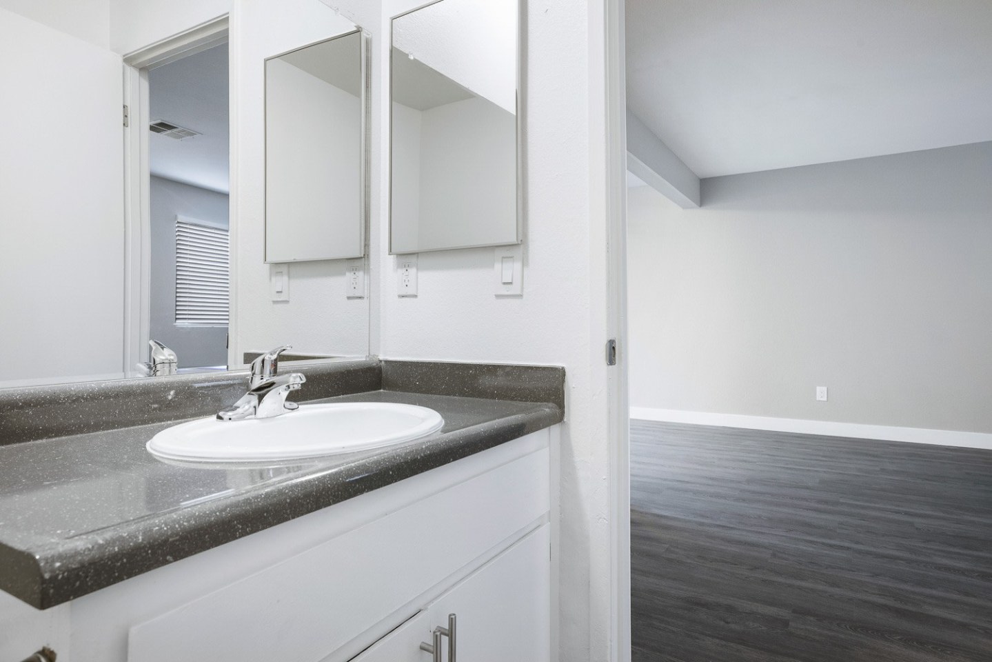 Oak Park Townhomes Image 22