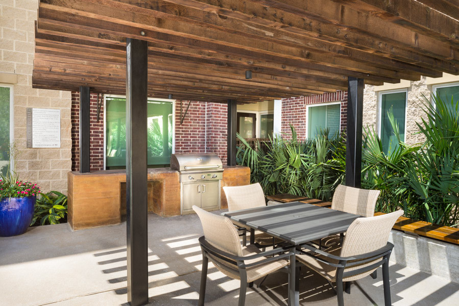 District at Greenbriar Apartments Image 5