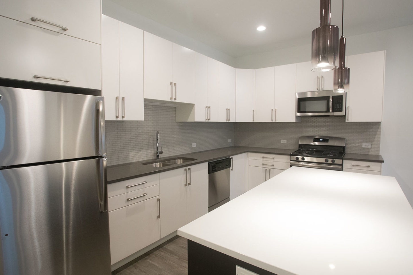 5487-5491 S. Hyde Park Boulevard Image 17