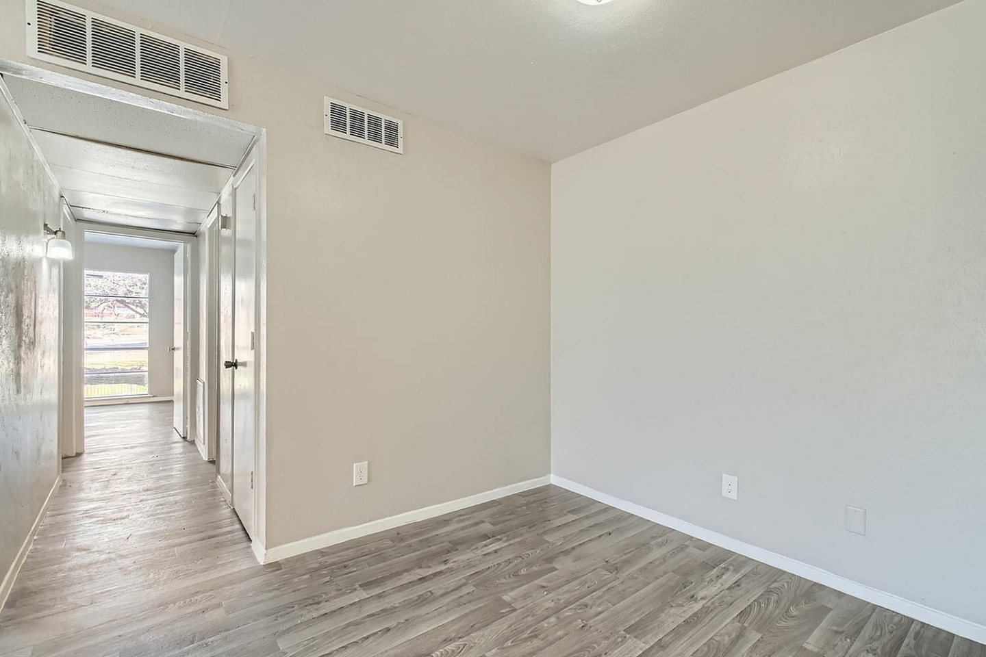 The Courtland Image 18