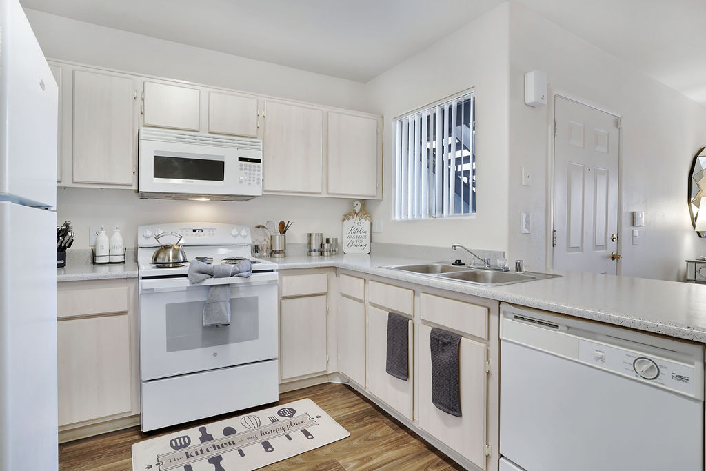 Avion at Sunrise Mountain Image 1