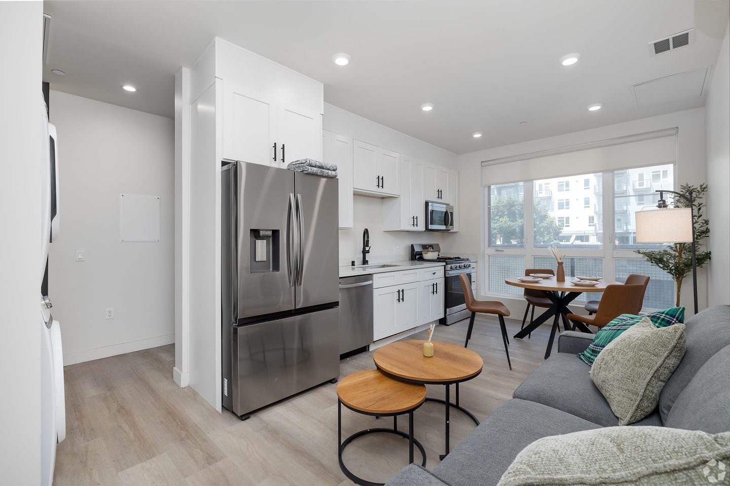 1128 W 37th Drive - Co-Living Image 4