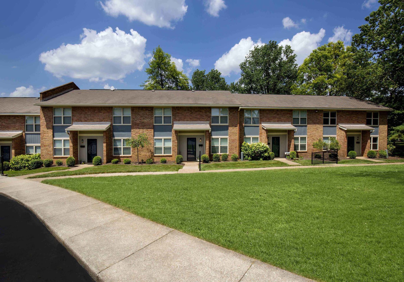 Plainview Apartments Image 34